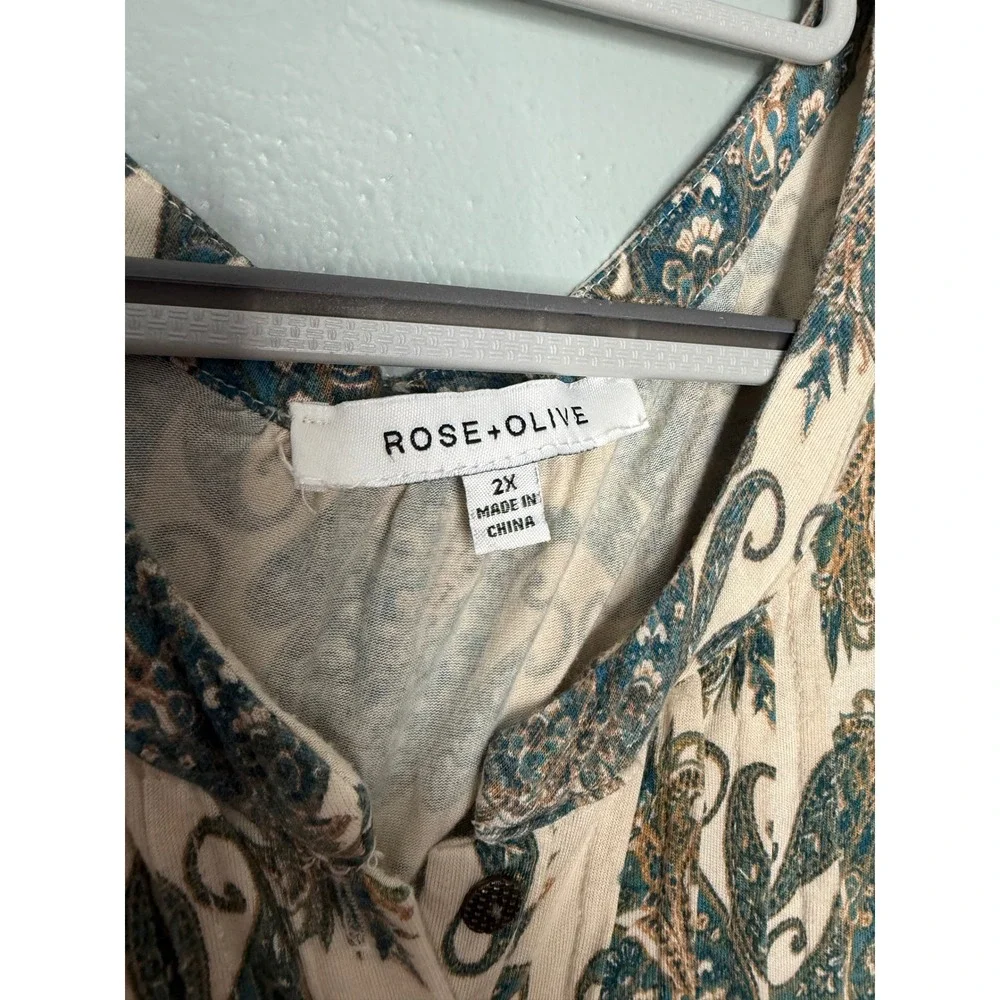 Rose + Olive blue and beige paisley print 1/4 button down boho‎ blouse comfort
